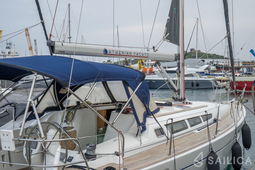 Sun Odyssey 42i - Yacht Charter Sailica