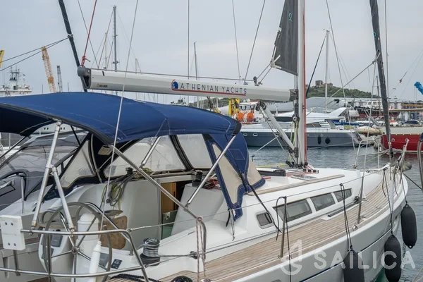 Sun Odyssey 42i - Yacht Charter Sailica