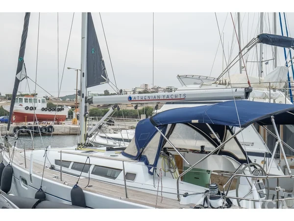 Sun Odyssey 42i - Yacht Charter Sailica