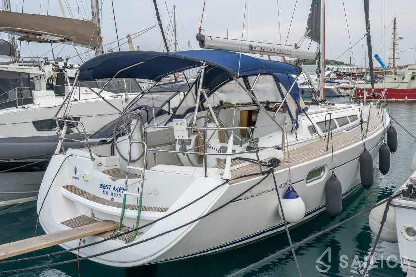 Sun Odyssey 42i - Yacht Charter Sailica