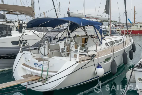 Sun Odyssey 42i - Yacht Charter Sailica
