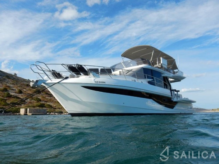 Galeon 460 Fly - Yacht Charter Sailica
