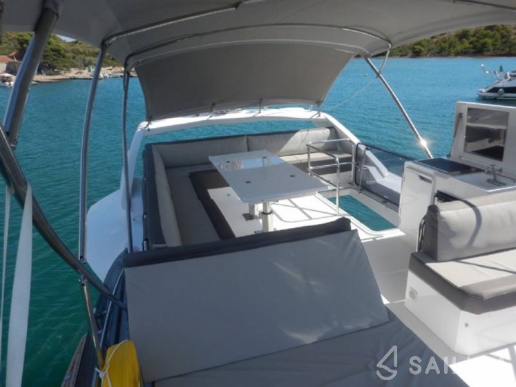 Galeon 460 Fly - Yacht Charter Sailica