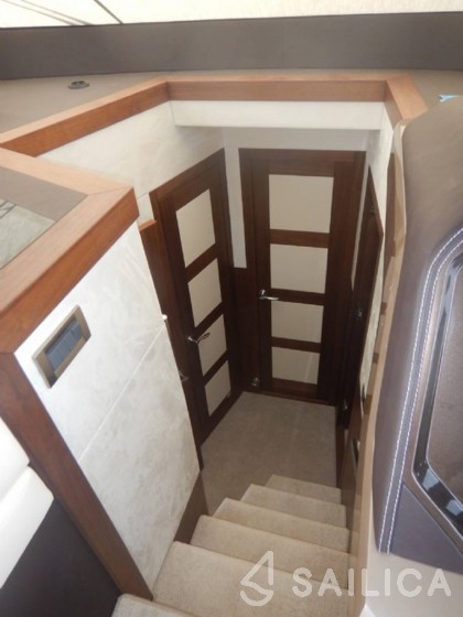 Galeon 460 Fly - Yacht Charter Sailica