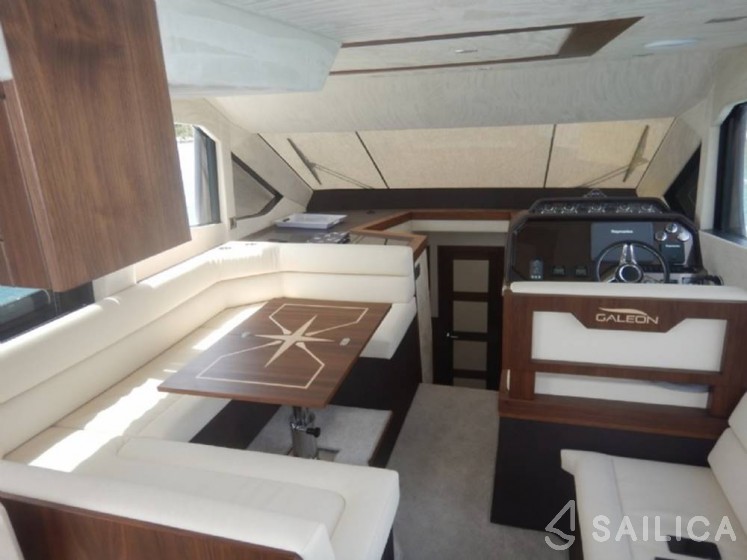 Galeon 460 Fly - Yacht Charter Sailica