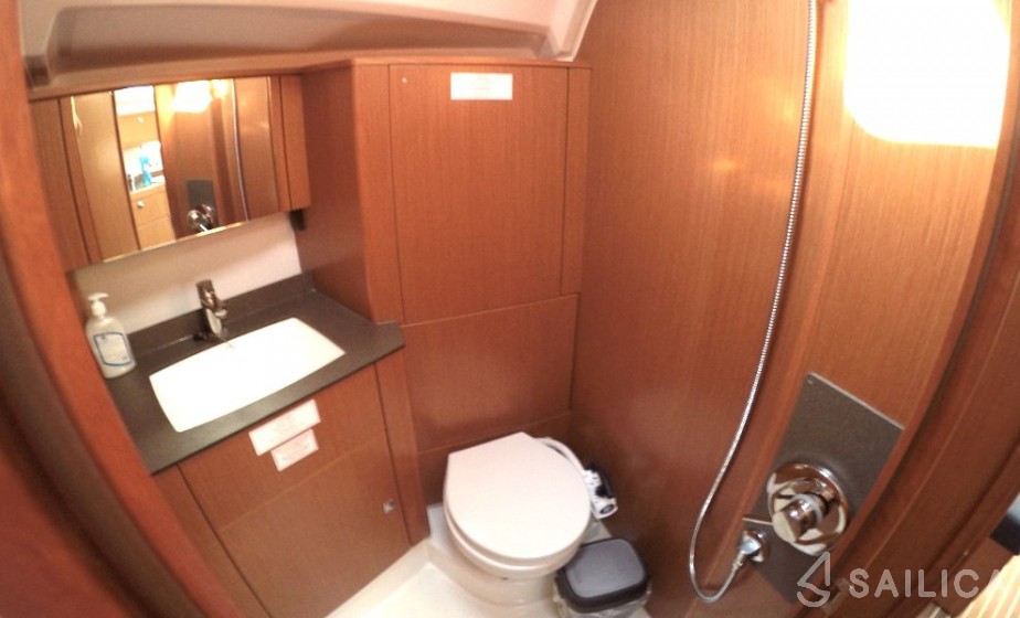 Bavaria 41 Cruiser - Yacht Charter Sailica