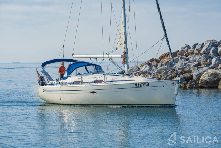Bavaria 37 Cruiser - Yacht Charter Sailica
