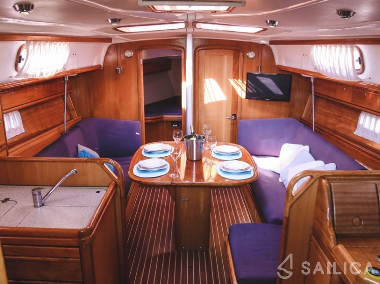 Bavaria 37 Cruiser - Yacht Charter Sailica