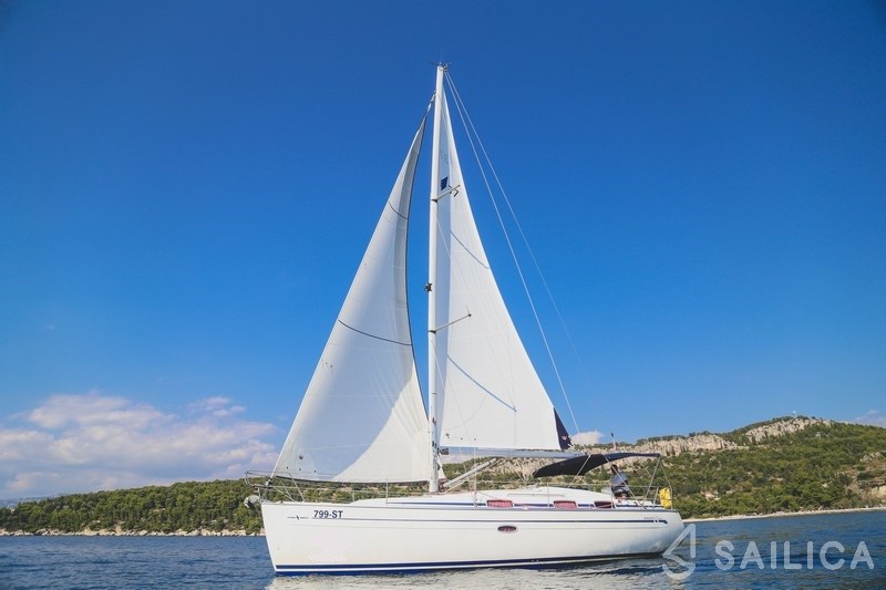 Bavaria 37 Cruiser - Yacht Charter Sailica