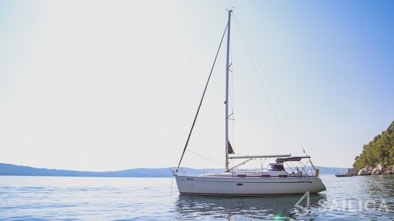 Bavaria 37 Cruiser - Yacht Charter Sailica
