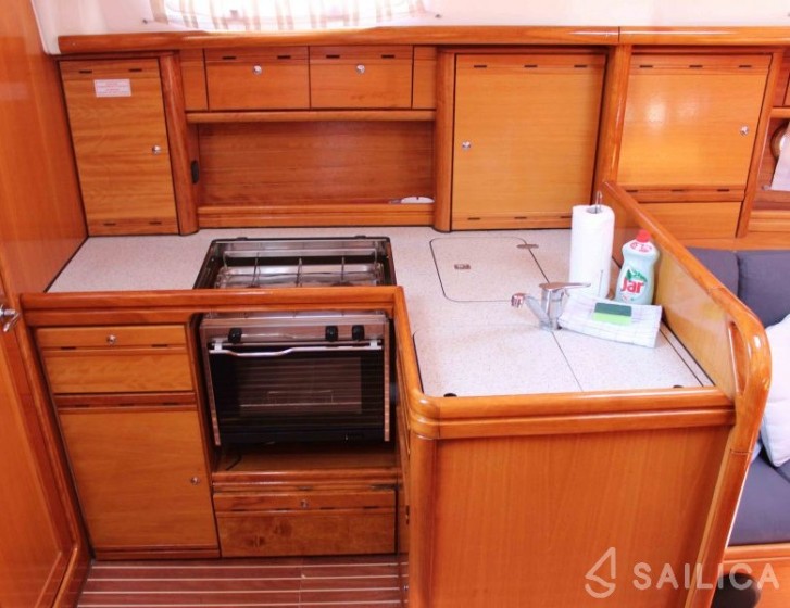 Bavaria 37 Cruiser - Yacht Charter Sailica