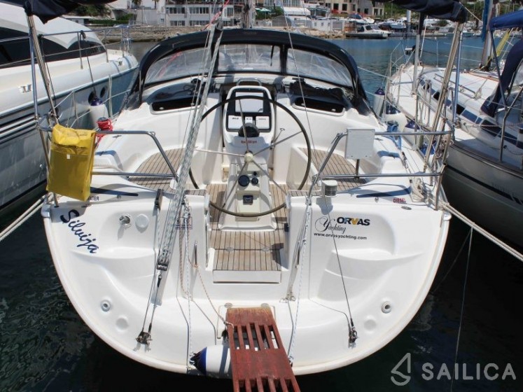 Bavaria 37 Cruiser - Yacht Charter Sailica