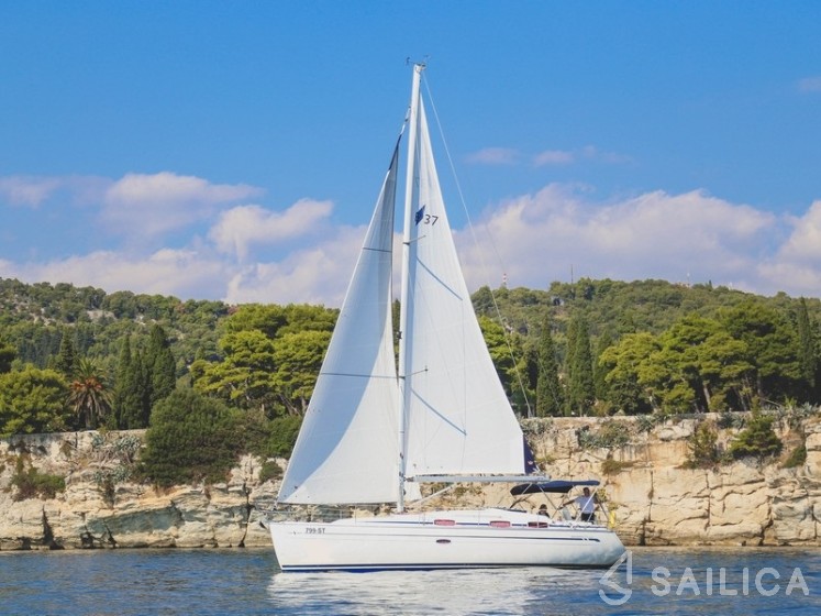 Bavaria 37 Cruiser - Yacht Charter Sailica