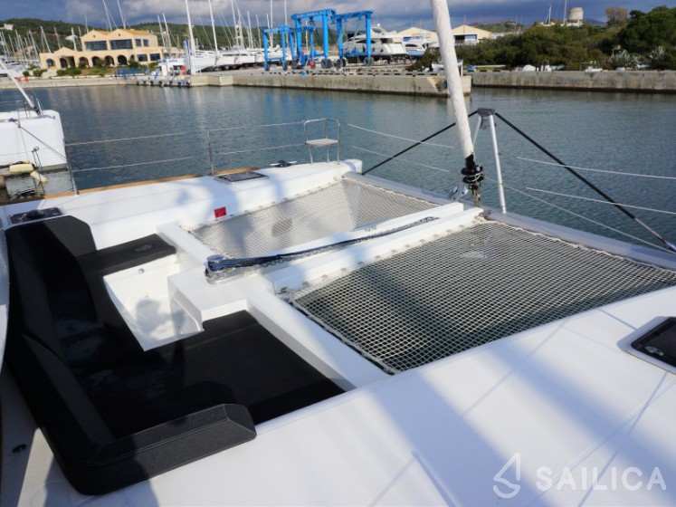 Lagoon 450 S - 4 + 2 cab. - Yacht Charter Sailica