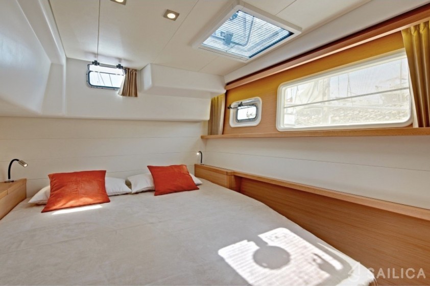 Lagoon 450 S - 4 + 2 cab. - Yacht Charter Sailica