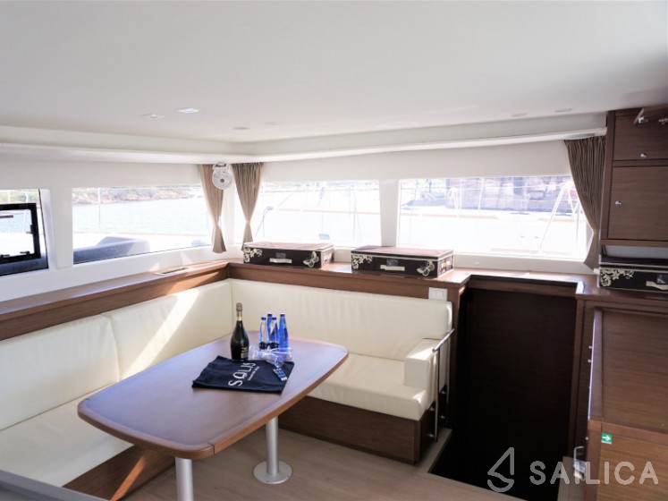 Lagoon 450 S - 4 + 2 cab. - Yacht Charter Sailica