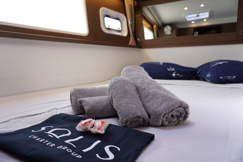 Lagoon 450 S - 4 + 2 cab. - Yacht Charter Sailica