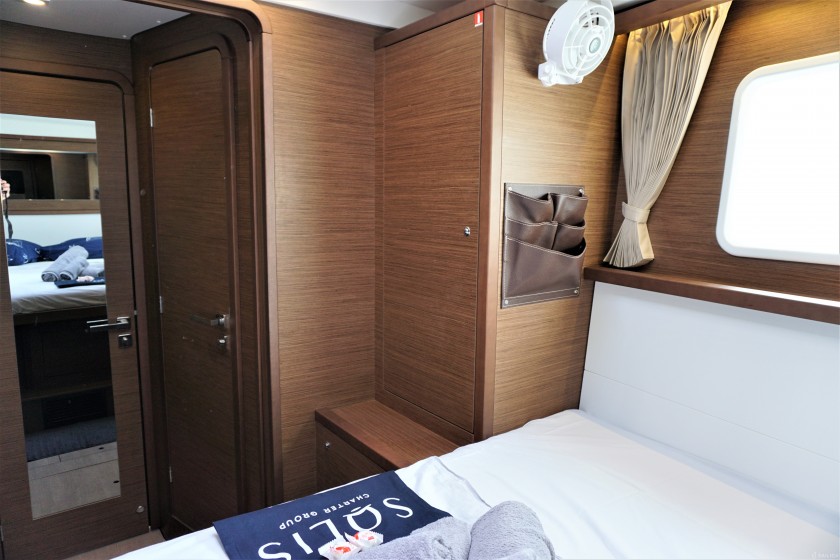 Lagoon 450 S - 4 + 2 cab. - Yacht Charter Sailica