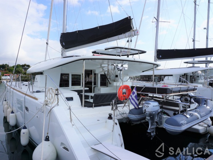 Lagoon 450 S - 4 + 2 cab. - Yacht Charter Sailica