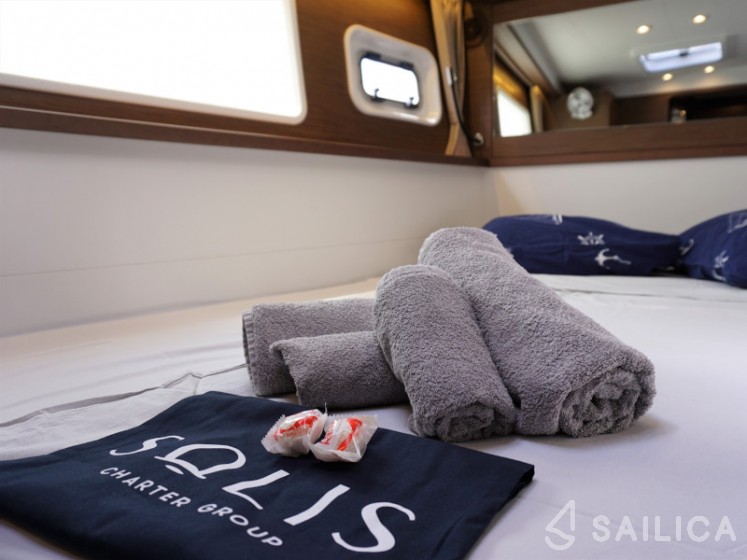 Lagoon 450 S - 4 + 2 cab. - Yacht Charter Sailica