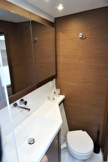 Lagoon 450 S - 4 + 2 cab. - Yacht Charter Sailica