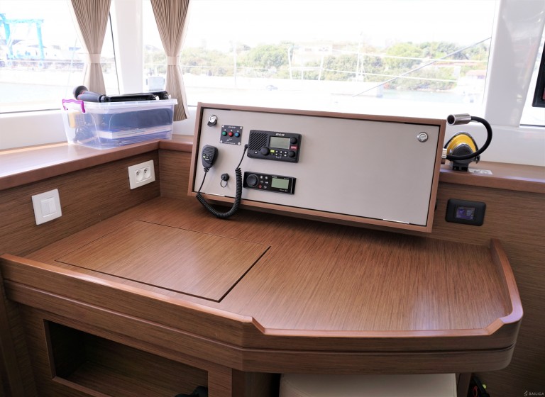 Lagoon 450 S - 4 + 2 cab. - Yacht Charter Sailica