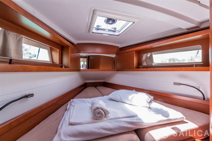 Oceanis 41 - Yacht Charter Sailica