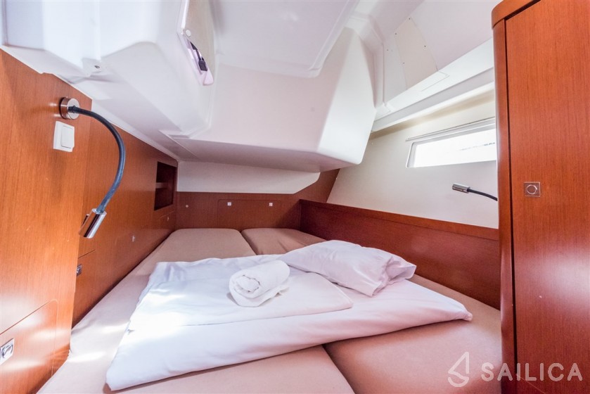 Oceanis 41 - Yacht Charter Sailica