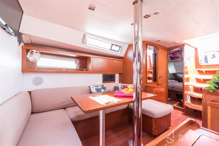 Oceanis 41 - Yacht Charter Sailica