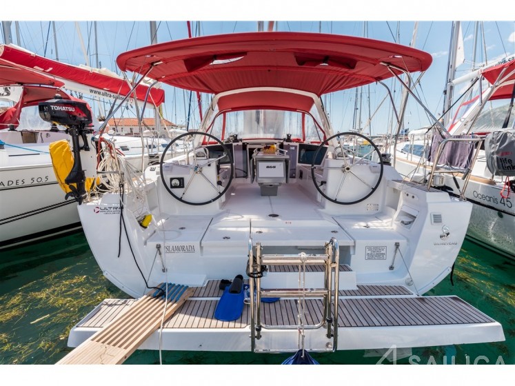Oceanis 41 - Yacht Charter Sailica