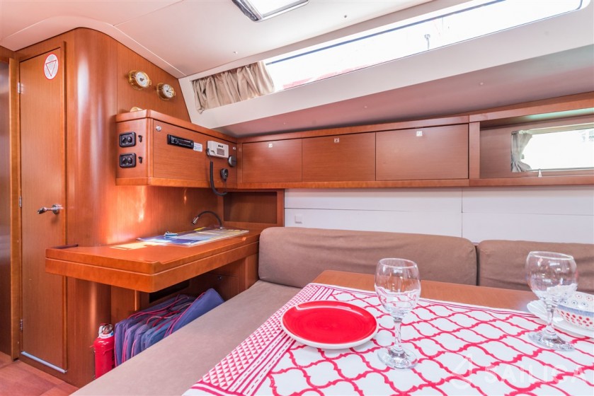 Oceanis 48 - Yacht Charter Sailica