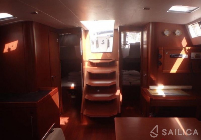 Oceanis 48 - Yacht Charter Sailica