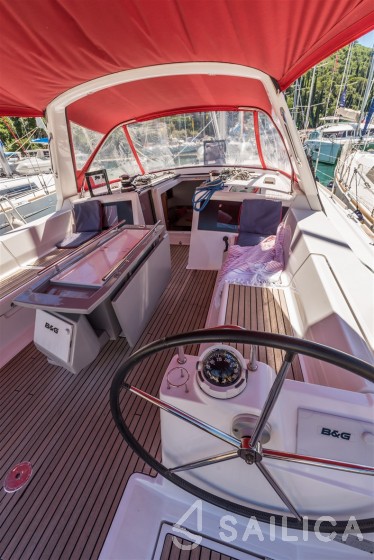 Oceanis 48 - Yacht Charter Sailica