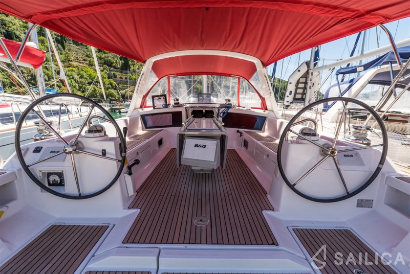 Oceanis 48 - Yacht Charter Sailica