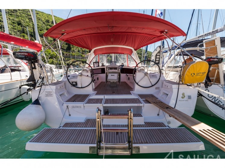 Oceanis 48 - Yacht Charter Sailica
