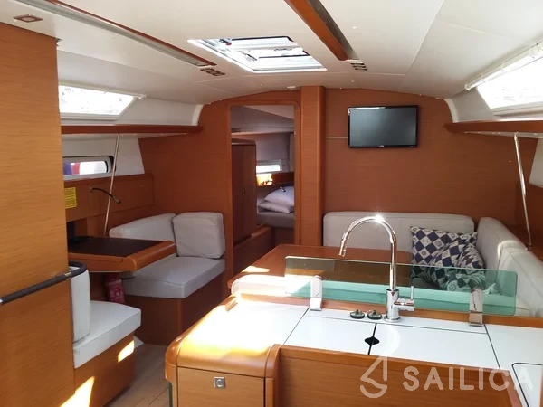 Sun Odyssey 419 - Yacht Charter Sailica