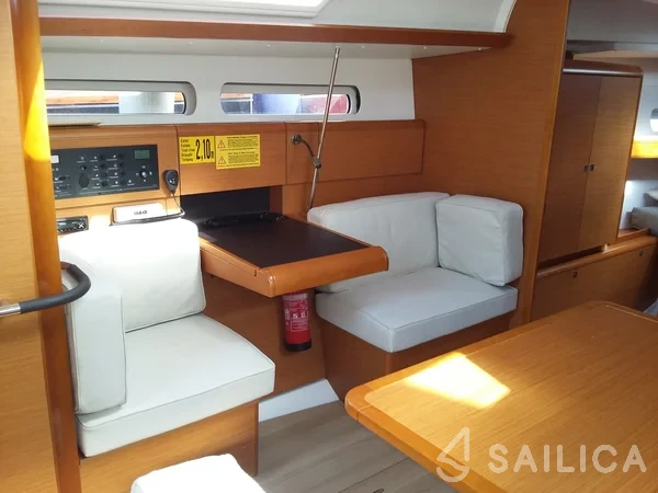 Sun Odyssey 419 - Yacht Charter Sailica