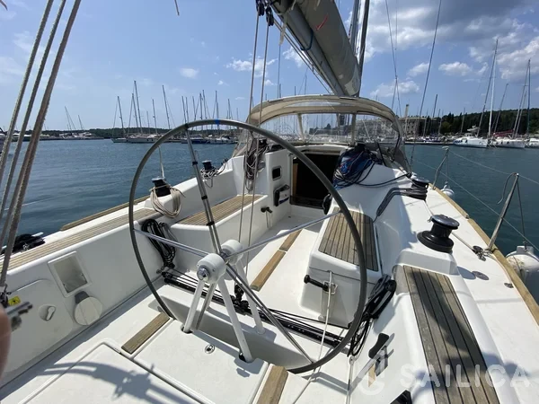 First 35 - Yacht Charter Sailica