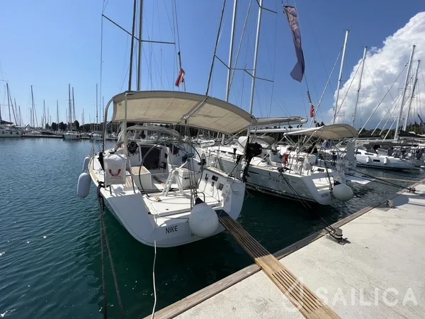 First 35 - Yacht Charter Sailica
