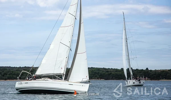 First 35 - Yacht Charter Sailica