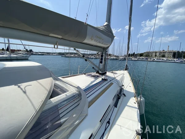 First 35 - Yacht Charter Sailica