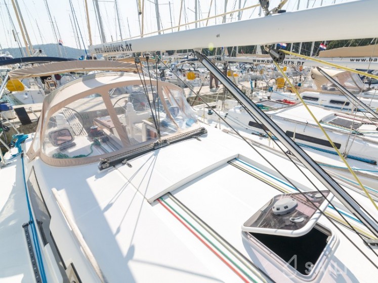Dufour 375 Grand Large - Yacht Charter Sailica