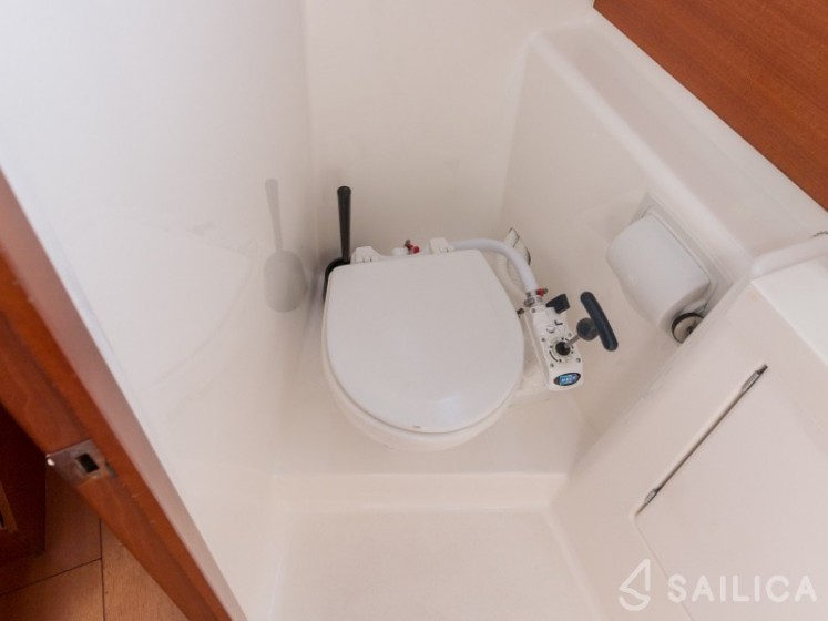 Dufour 375 Grand Large - Yacht Charter Sailica