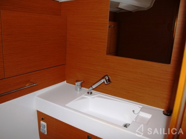 Sun Odyssey 479 - Yacht Charter Sailica