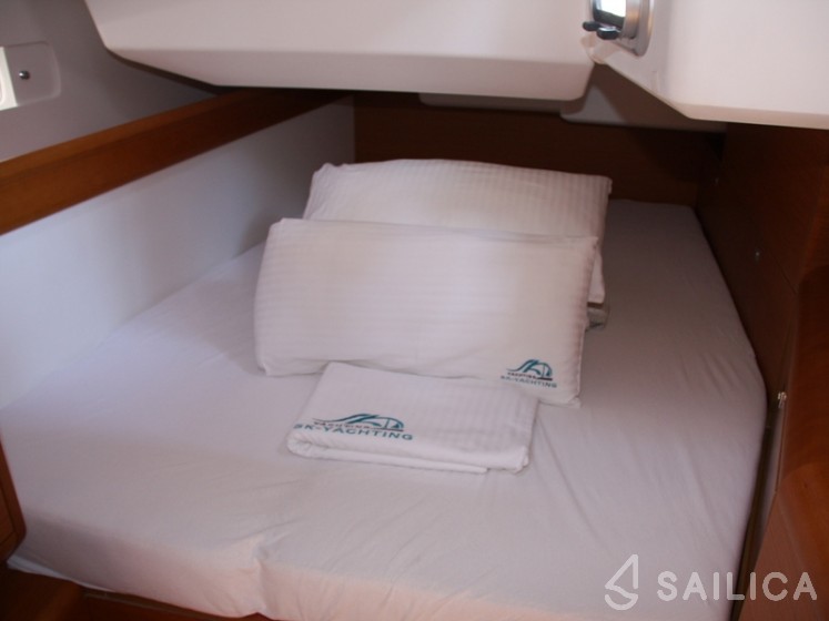 Sun Odyssey 479 - Yacht Charter Sailica
