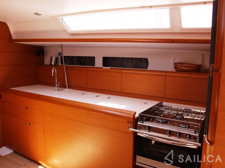 Sun Odyssey 479 - Yacht Charter Sailica