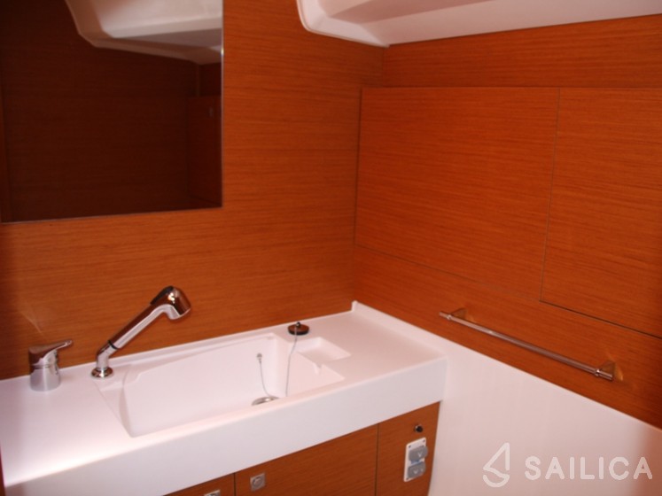 Sun Odyssey 479 - Yacht Charter Sailica