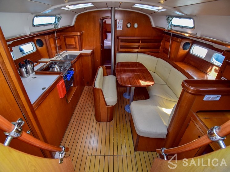 Oceanis 41.1 - Yacht Charter Sailica