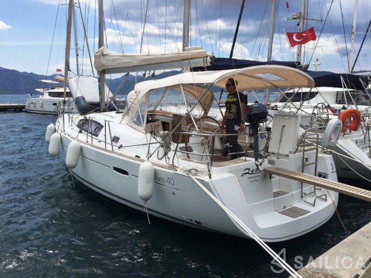 Oceanis 40 - Yacht Charter Sailica