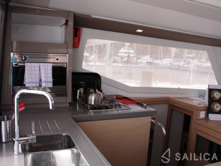 Lucia 40 - Yacht Charter Sailica